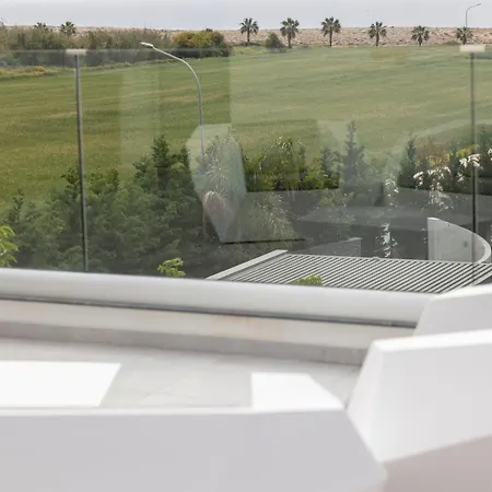 Vivo Mare Beachfront - Vista Villa