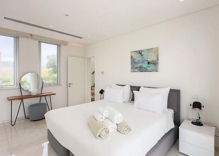 Vila Vivo Mare Beachfront - Vista Ayia Napa